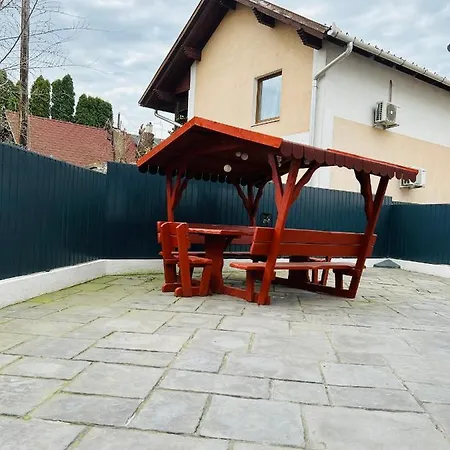 Eros Apartman Hajduszoboszlo Exterior photo