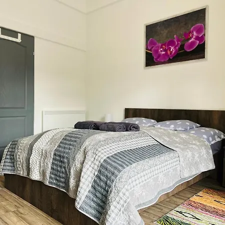 Eros Apartman Hajduszoboszlo Exterior photo