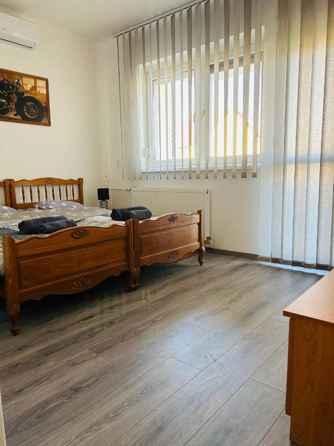 Eros Хайдусобосло